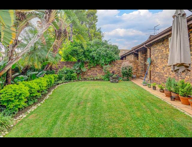 3 BEDROOM TOWNHOUSE FOR SALE IN MAGALIESSIG